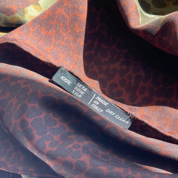 Vintage YSL Mega Silk Scarf in panther print - Picture 6 of 15